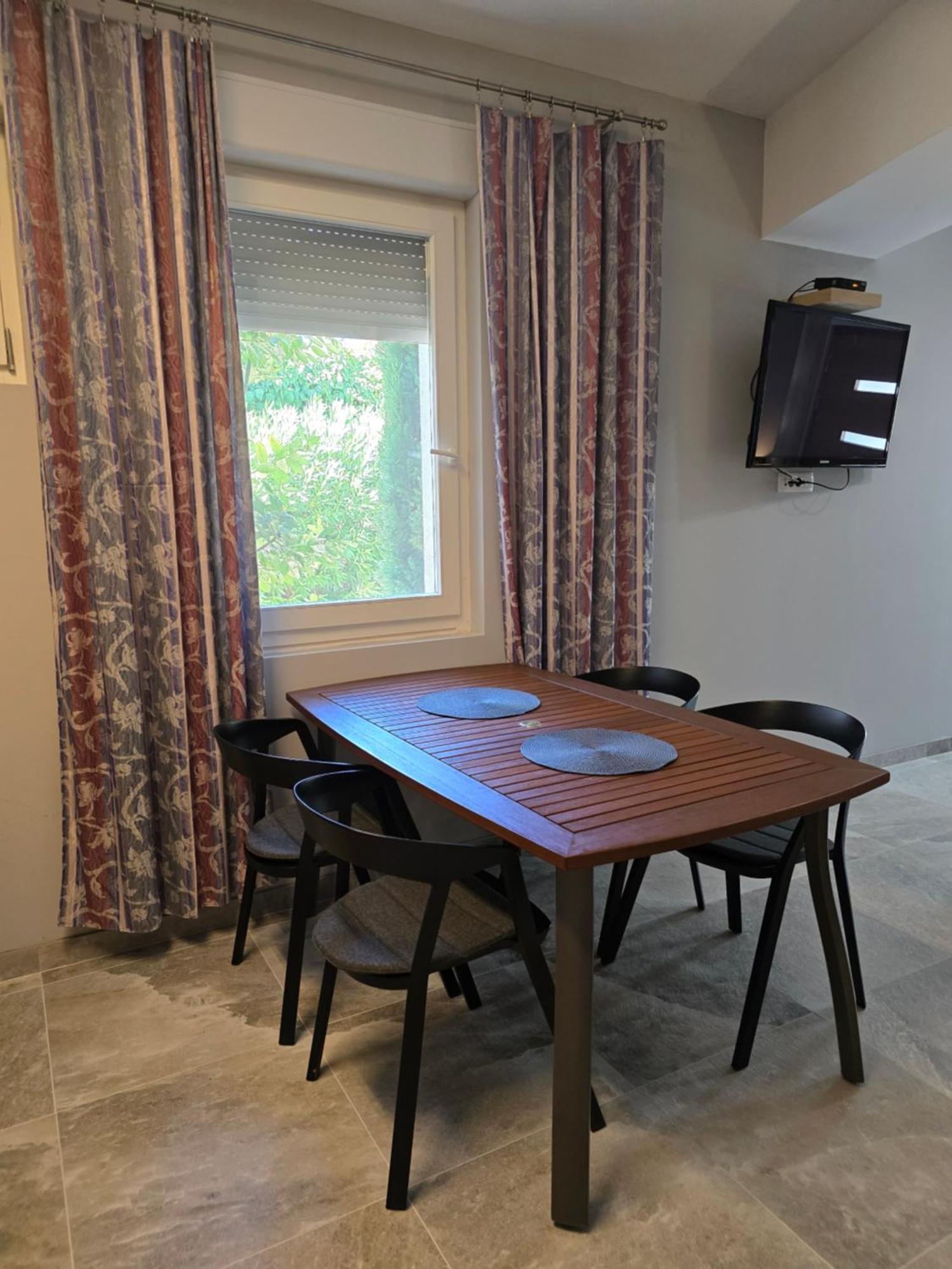 Apartmani Kameno Sidro Bilice Pokoj fotografie